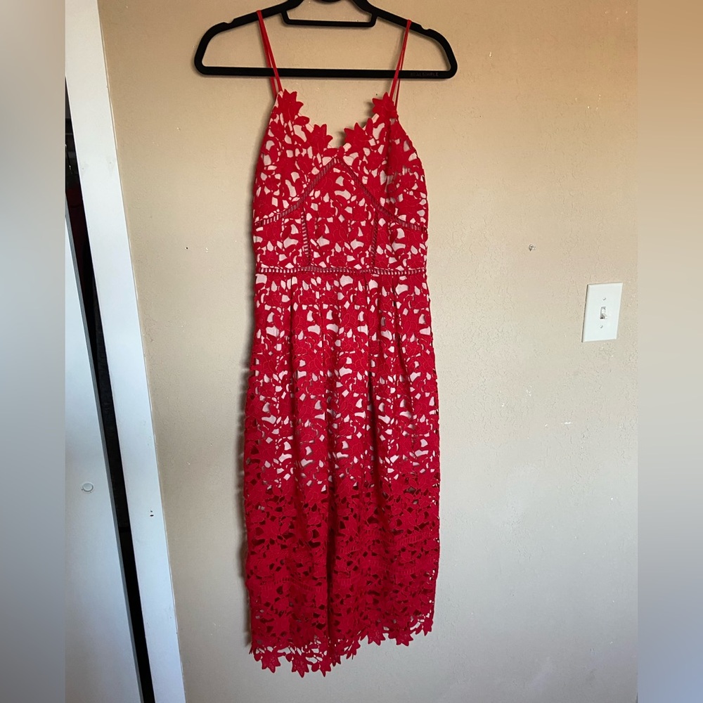 Beautiful elegant red lace flower appliqué red tan midi dress size 2/4